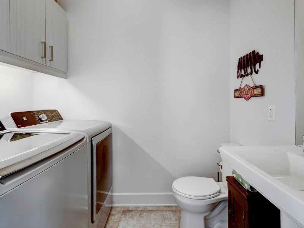 









631Z


Av. Donegani

,
Pointe-Claire,




QC
H9R0C1

