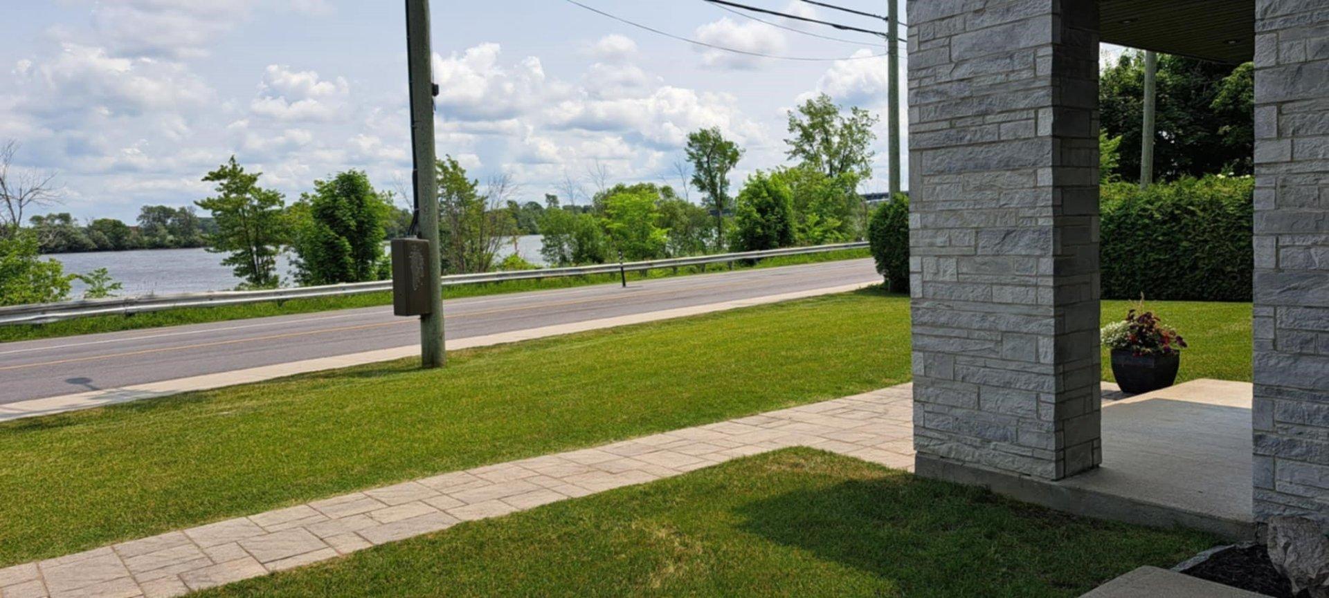 









814


Rue Champlain

,
Saint-Jean-sur-Richelieu,




QC
J3A1B9

