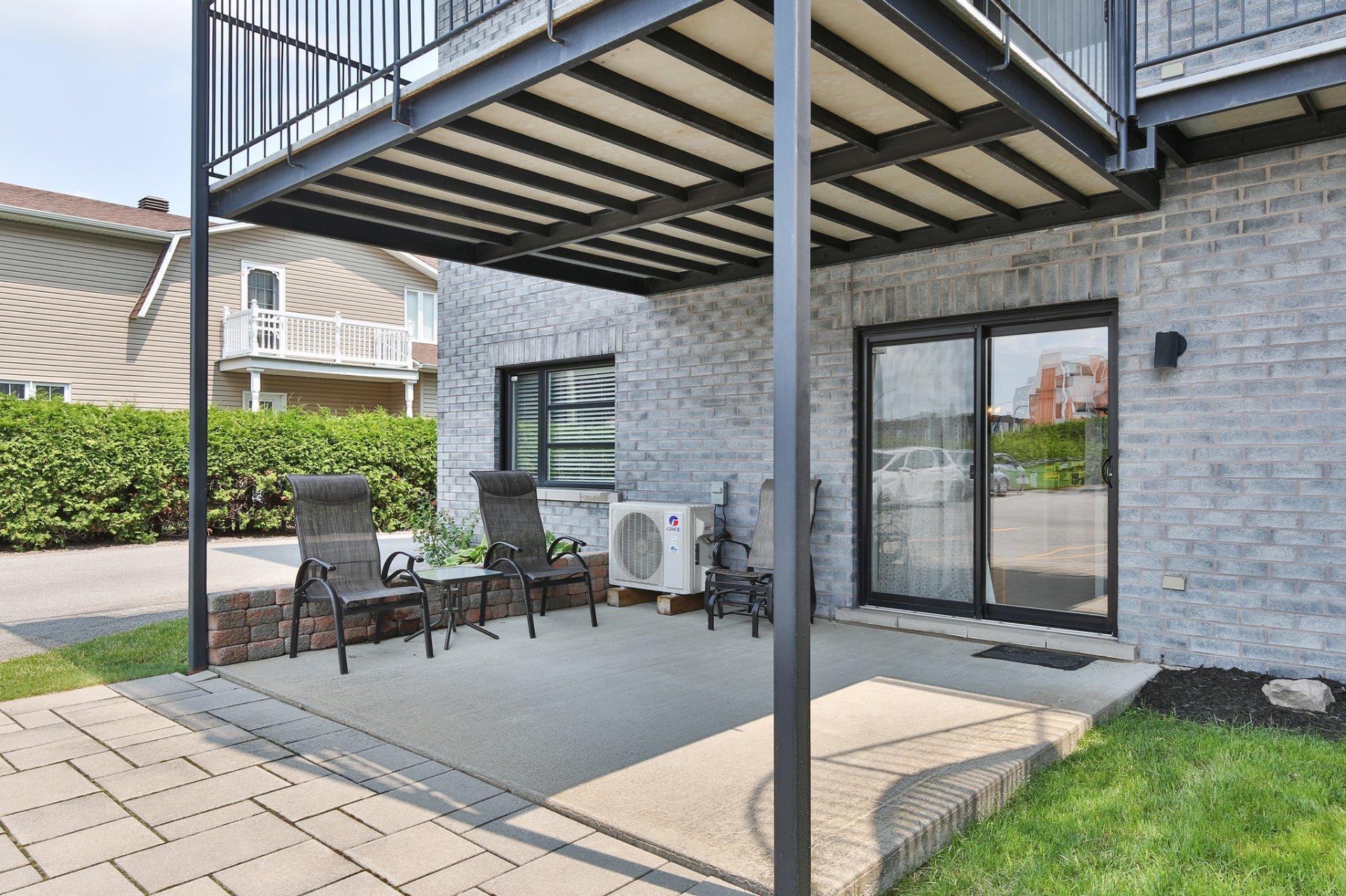 









814


Rue Champlain

,
Saint-Jean-sur-Richelieu,




QC
J3A1B9

