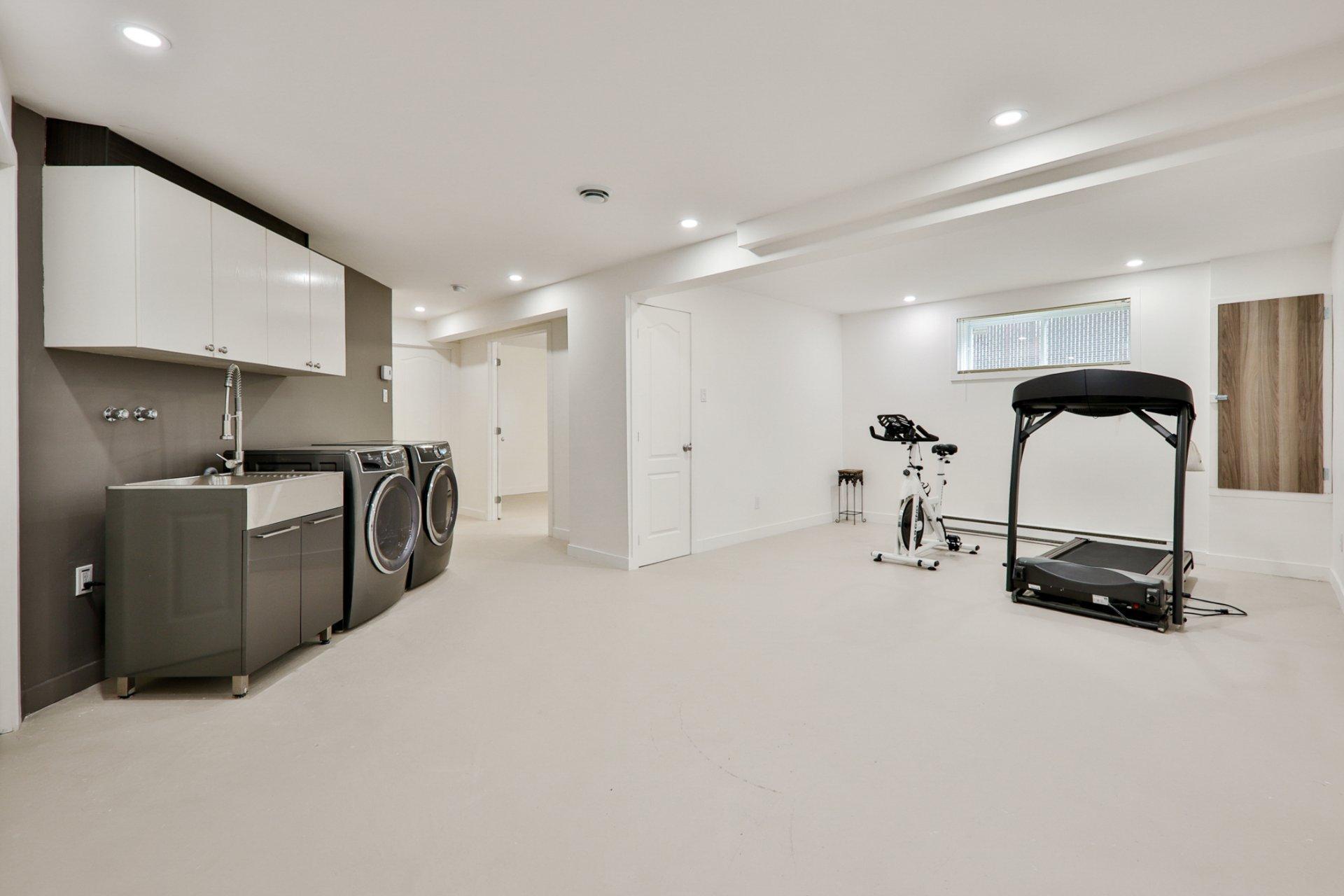 









3014


Rue du Versant

,
Sainte-Marthe-sur-le-Lac,




QC
J0N1P0

