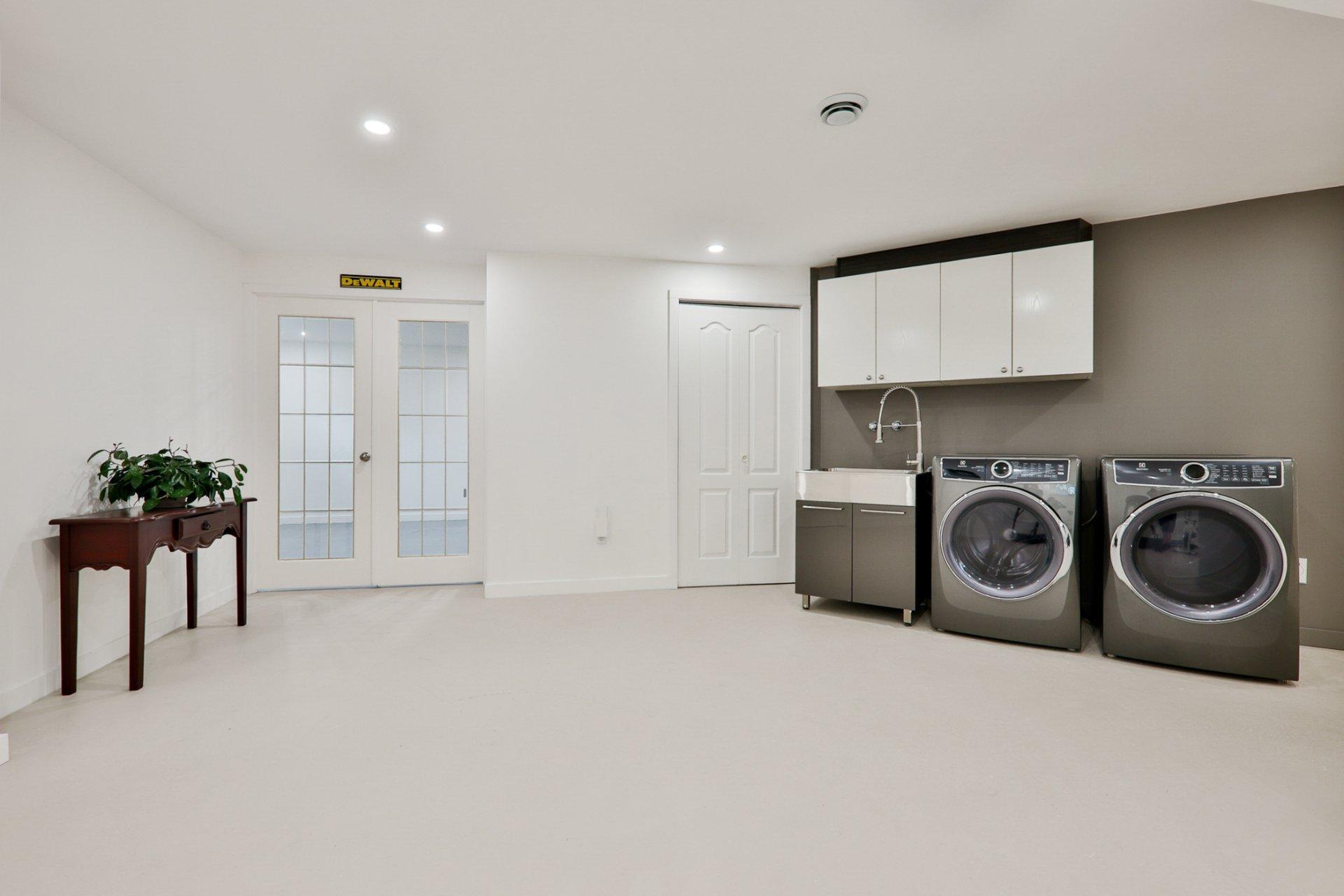 









3014


Rue du Versant

,
Sainte-Marthe-sur-le-Lac,




QC
J0N1P0

