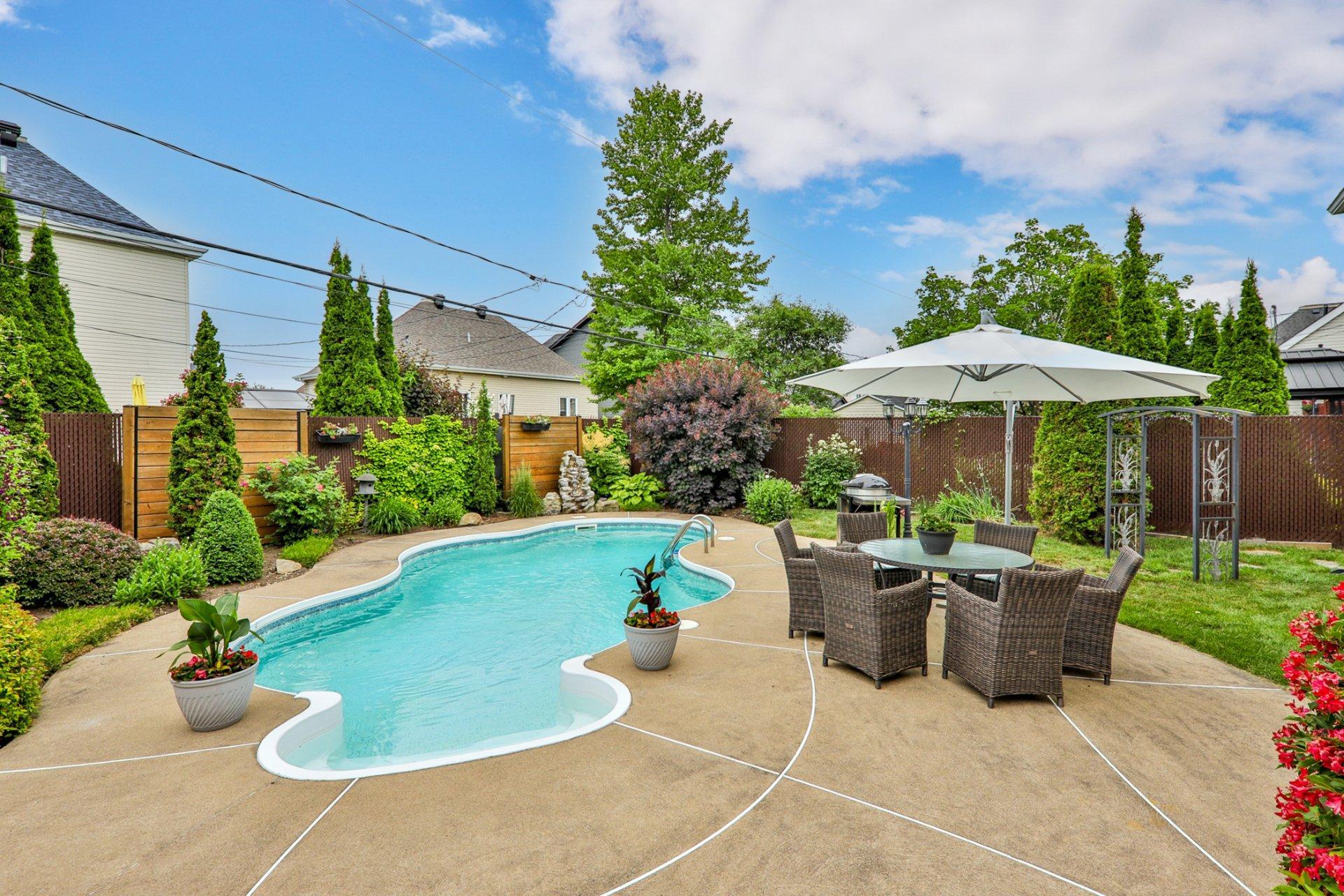 









3014


Rue du Versant

,
Sainte-Marthe-sur-le-Lac,




QC
J0N1P0

