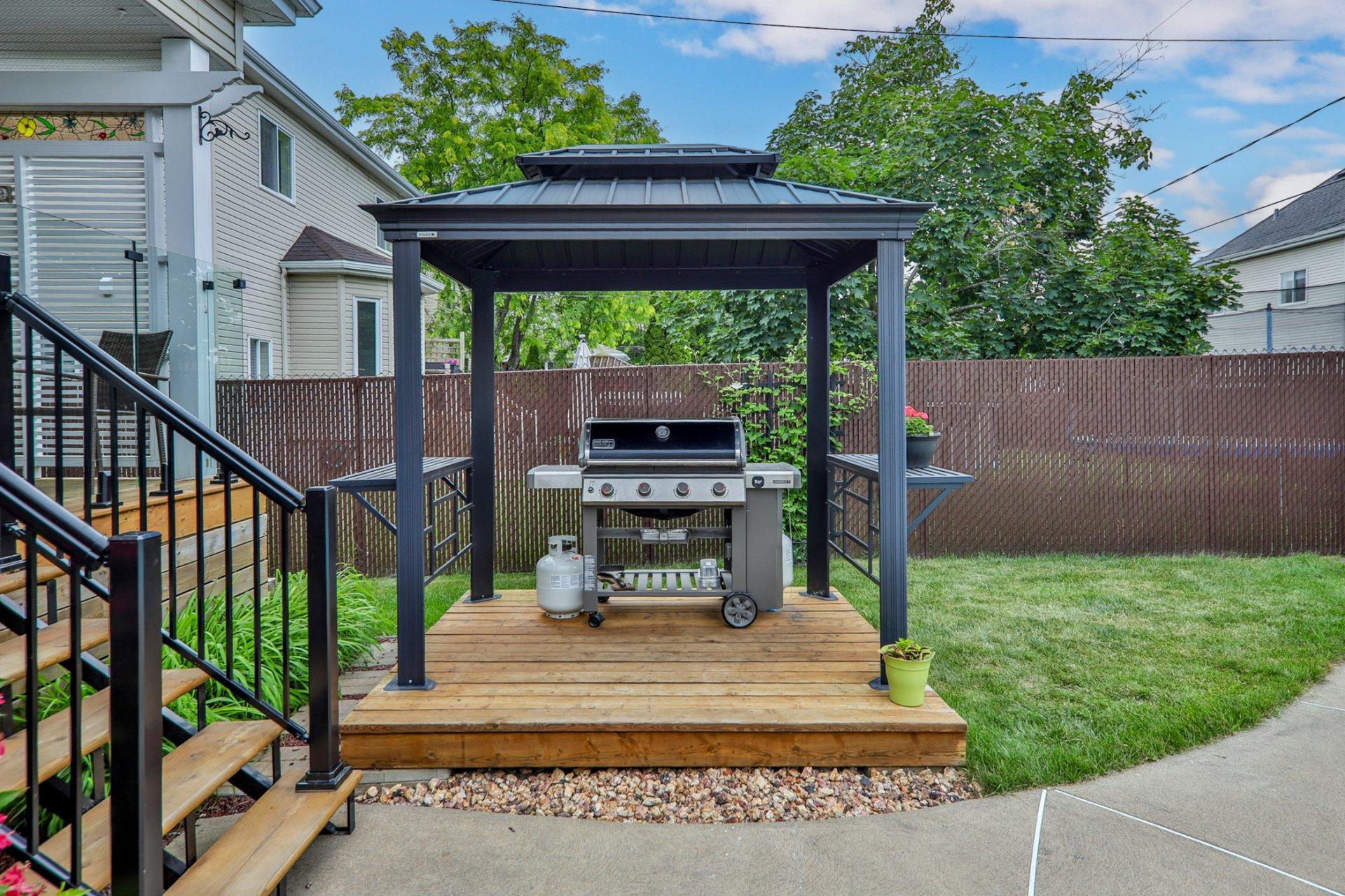 









3014


Rue du Versant

,
Sainte-Marthe-sur-le-Lac,




QC
J0N1P0


