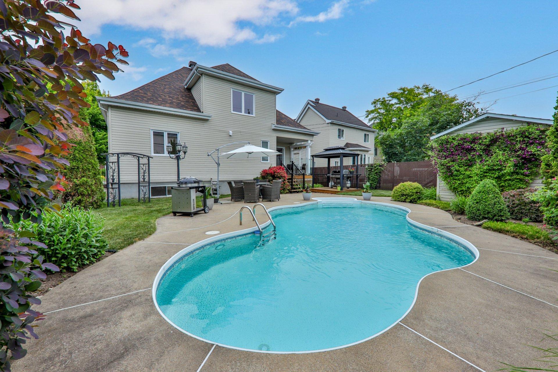 









3014


Rue du Versant

,
Sainte-Marthe-sur-le-Lac,




QC
J0N1P0

