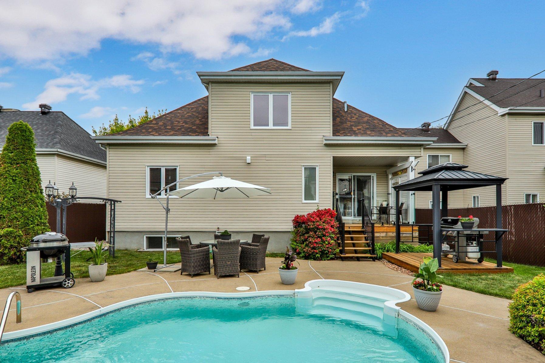 









3014


Rue du Versant

,
Sainte-Marthe-sur-le-Lac,




QC
J0N1P0

