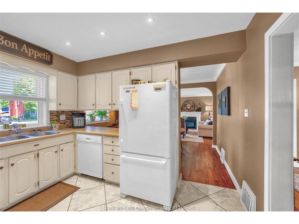 









74


Phyllis

Avenue,
Chatham,




ON
N7M 3C3

