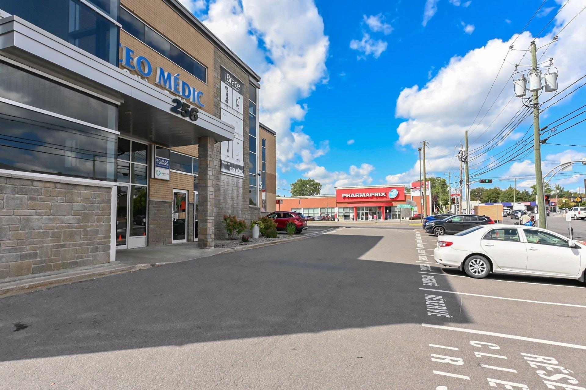 









256


Rue De Montigny

, 102A,
Saint-Jérôme,




QC
J7Z5R2

