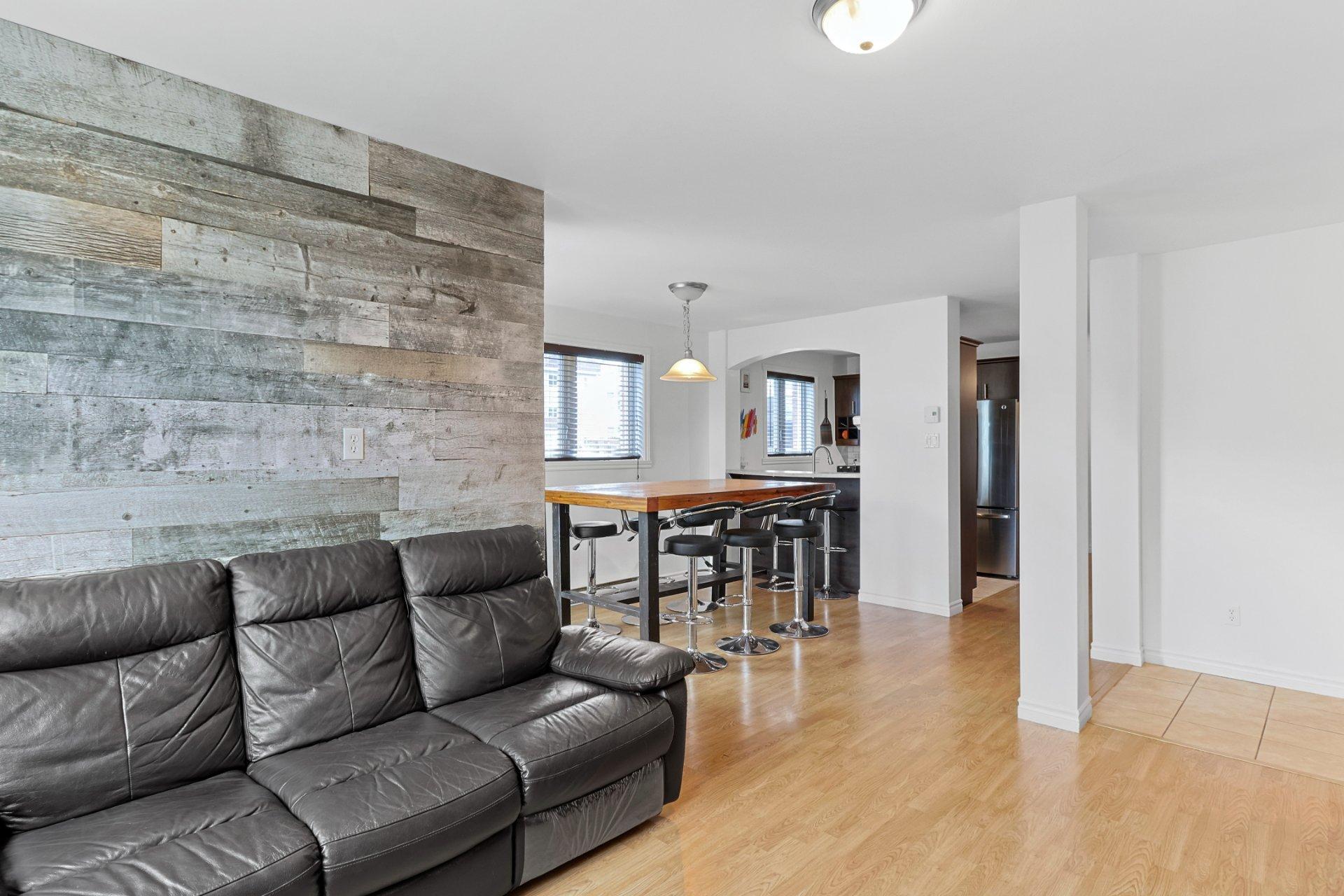 









585


Rue Robidoux

, 101,
Marieville,




QC
J3M0B1


