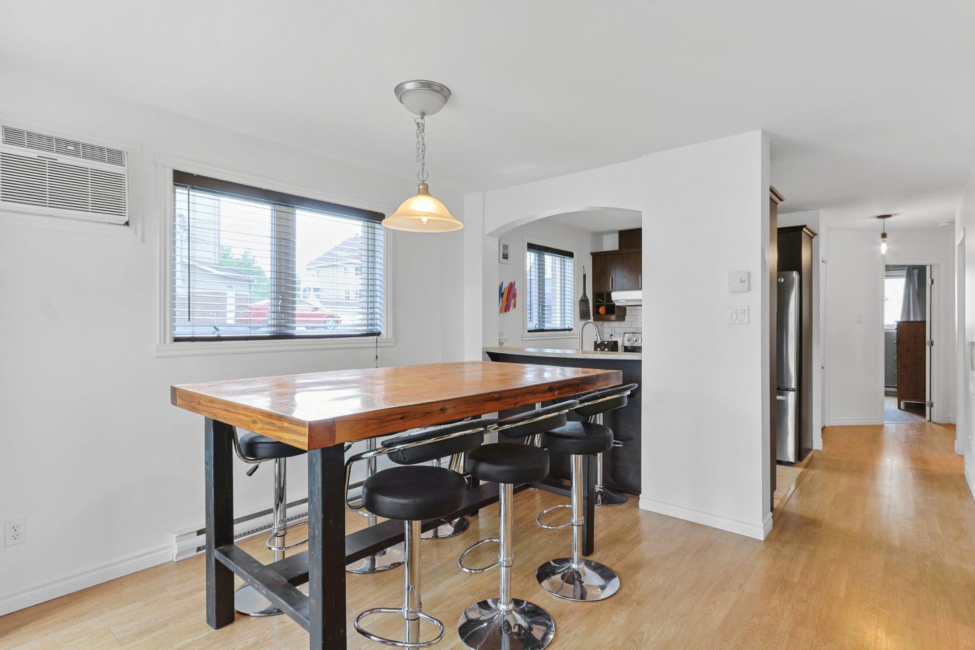 









585


Rue Robidoux

, 101,
Marieville,




QC
J3M0B1

