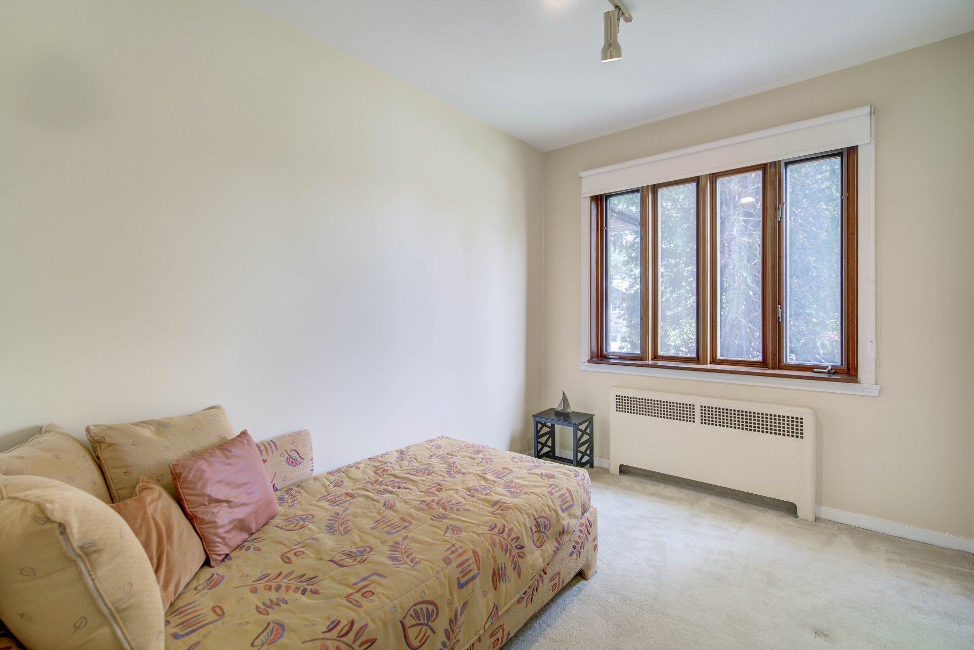









4204


Rue Des Groseilliers

,
Montréal (Mercier/Hochelaga-Maisonneuve),




QC
H1M1V2

