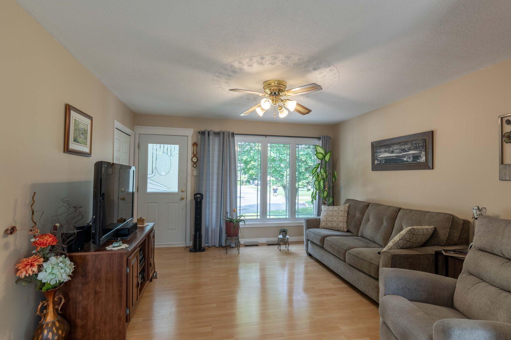 









31


Rue Lafontaine

,
Gatineau (Gatineau),




QC
J8T3S5

