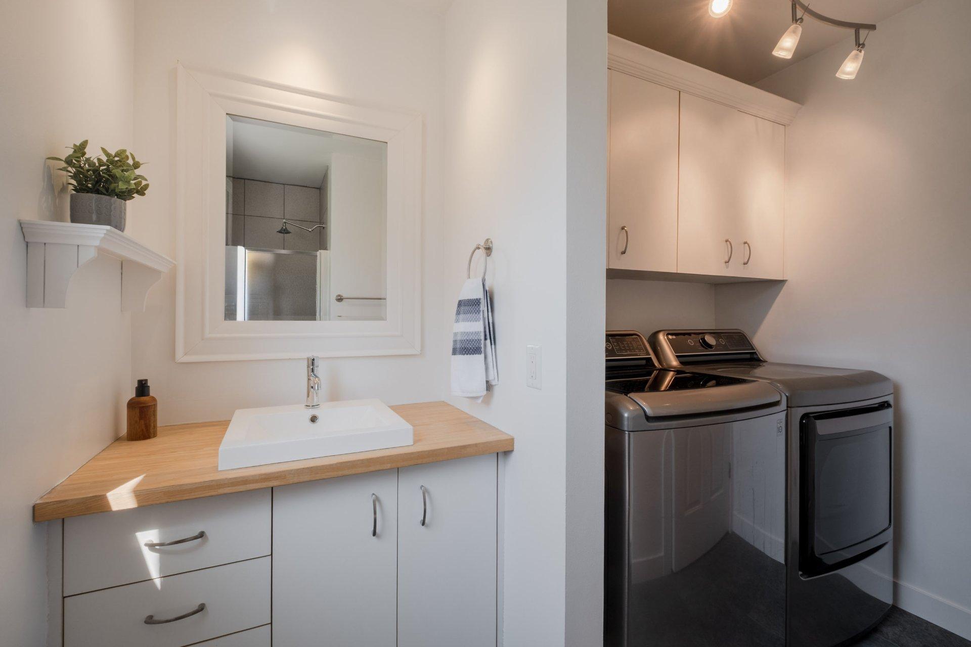 









2216


Rue Prospect

,
Sherbrooke (Les Nations),




QC
J1L1A2

