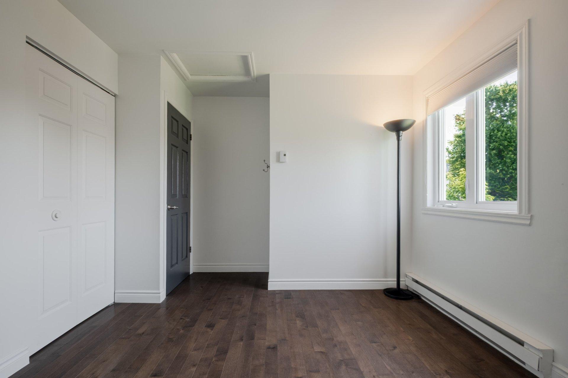 









2216


Rue Prospect

,
Sherbrooke (Les Nations),




QC
J1L1A2

