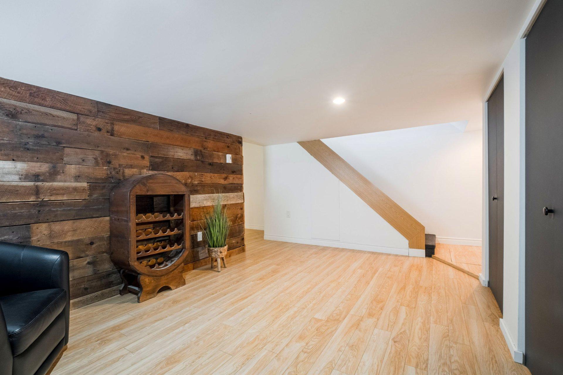 









2216


Rue Prospect

,
Sherbrooke (Les Nations),




QC
J1L1A2


