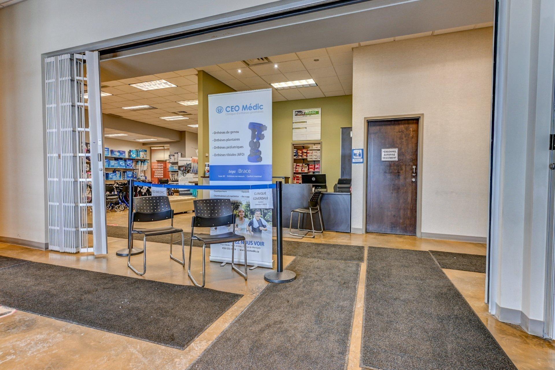 









256


Rue De Montigny

, 102B,
Saint-Jérôme,




QC
J7Z5R2

