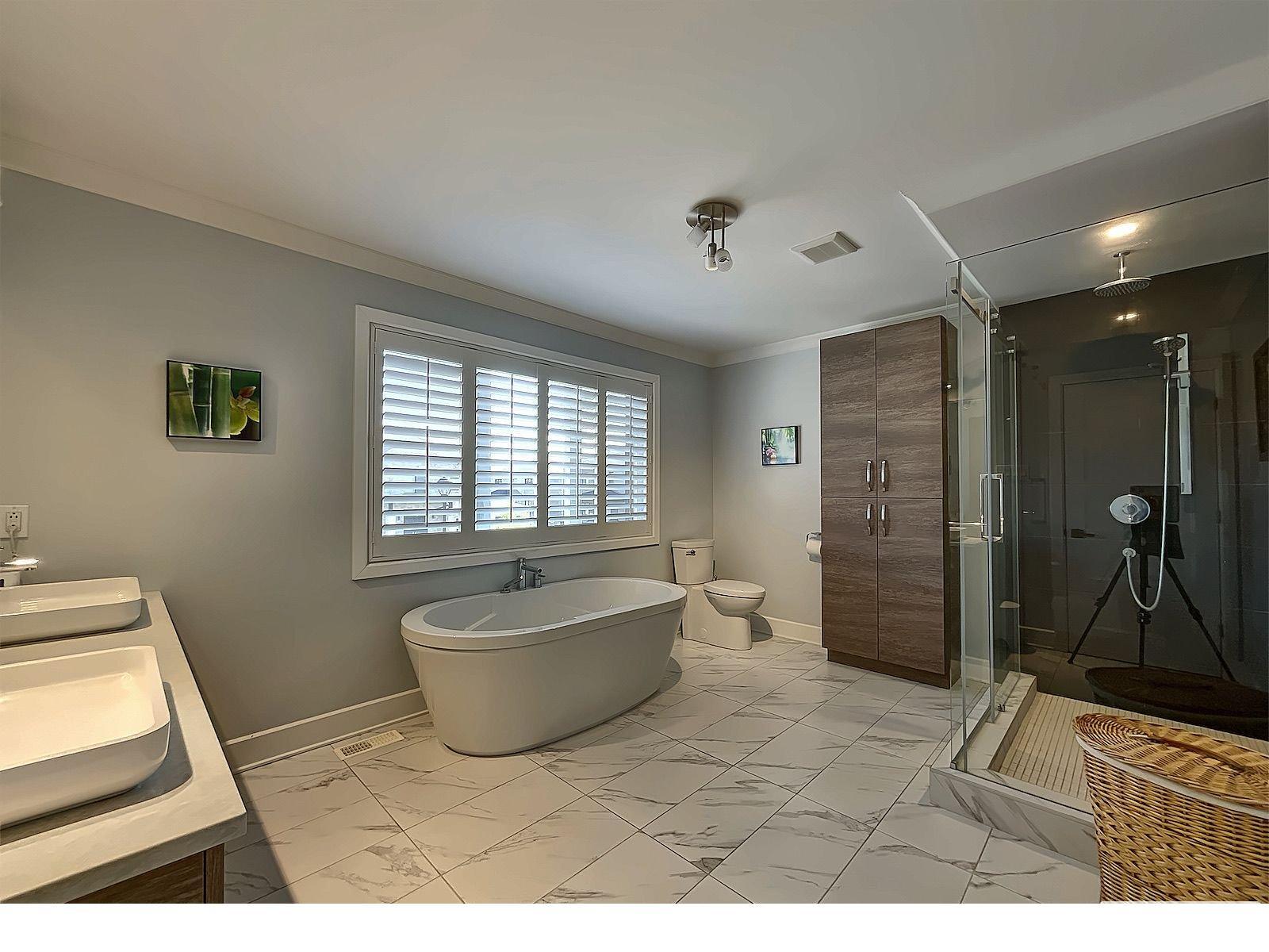 









3610


Rue de Louxor

,
Brossard,




QC
J4Y0P2

