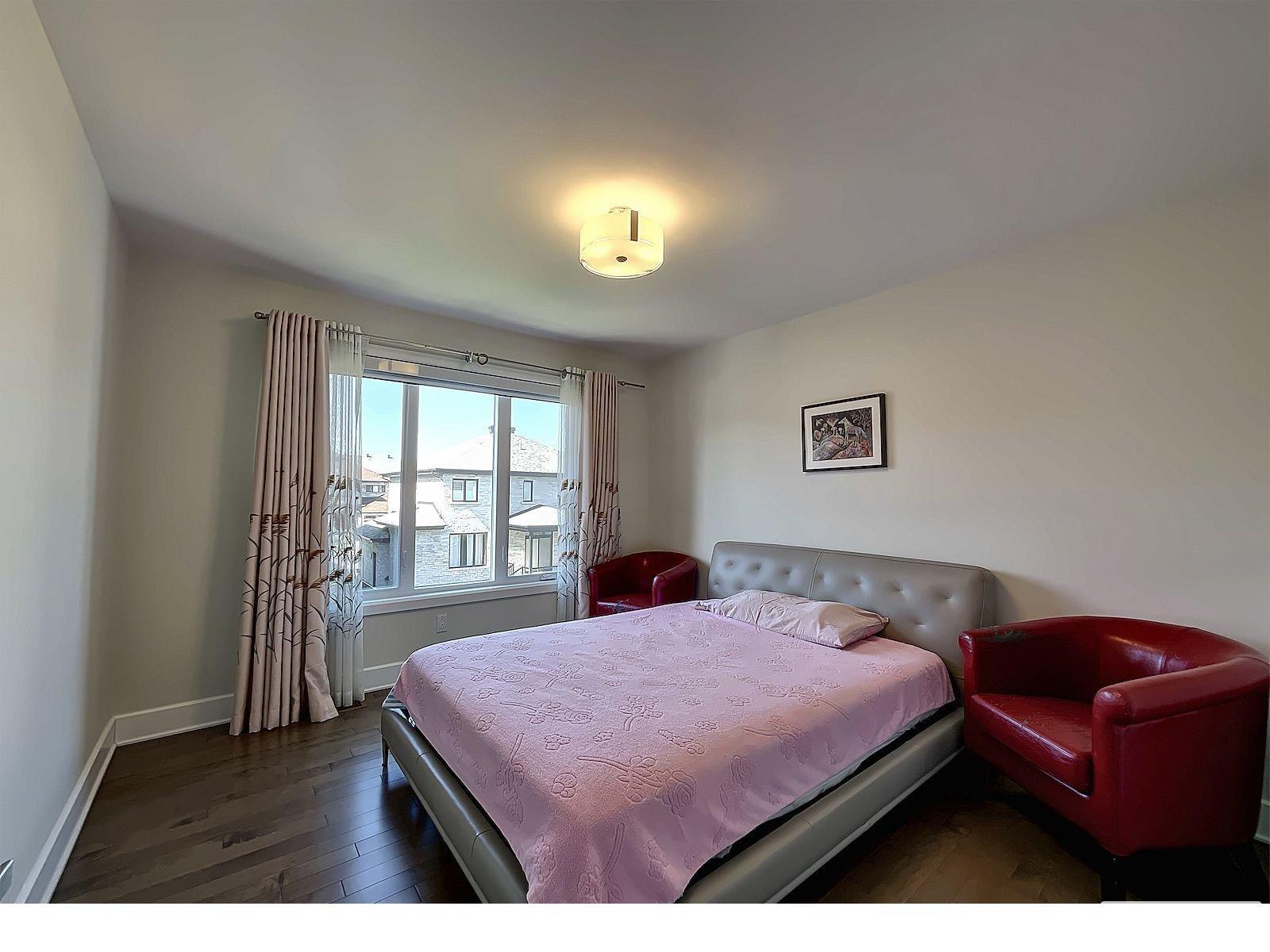 









3610


Rue de Louxor

,
Brossard,




QC
J4Y0P2

