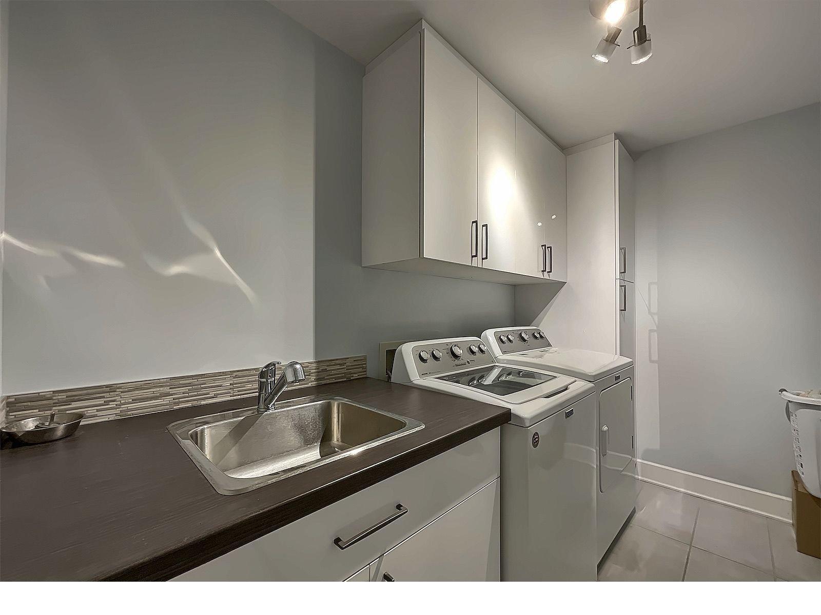 









3610


Rue de Louxor

,
Brossard,




QC
J4Y0P2

