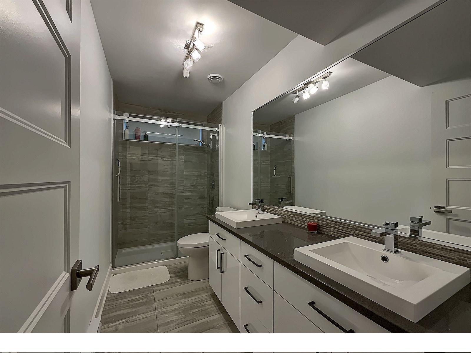 









3610


Rue de Louxor

,
Brossard,




QC
J4Y0P2

