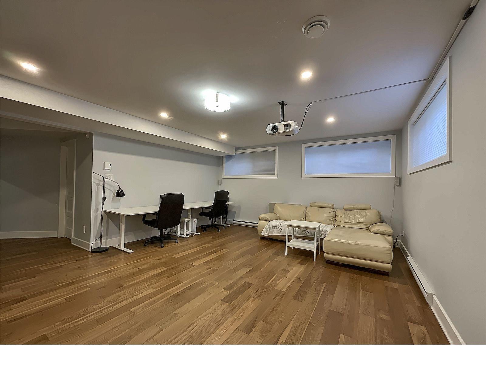 









3610


Rue de Louxor

,
Brossard,




QC
J4Y0P2

