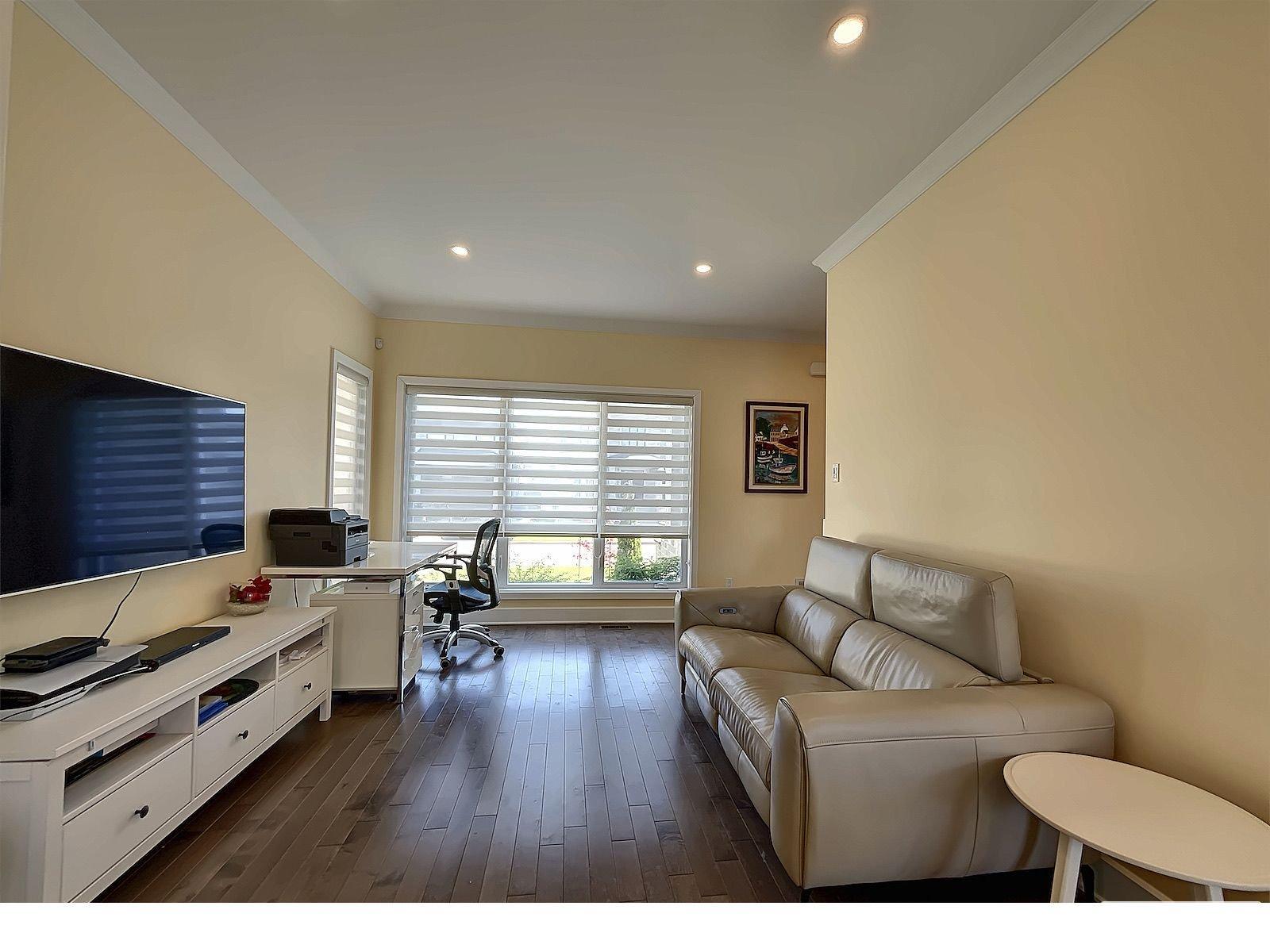 









3610


Rue de Louxor

,
Brossard,




QC
J4Y0P2


