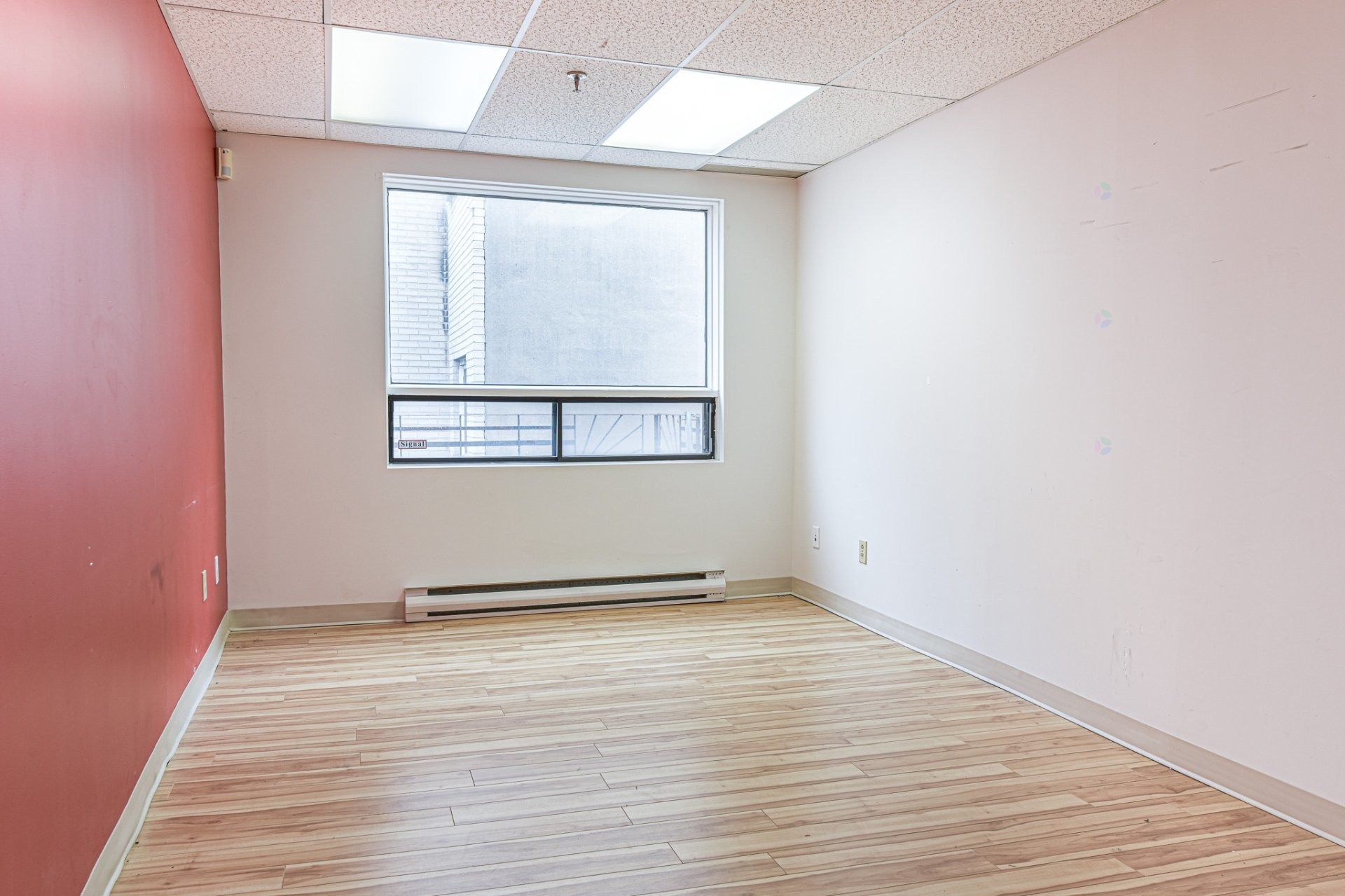 









1274


Rue Jean-Talon E.

, 200,
Montréal (Rosemont/La Petite-Patrie),




QC
H2R1W3

