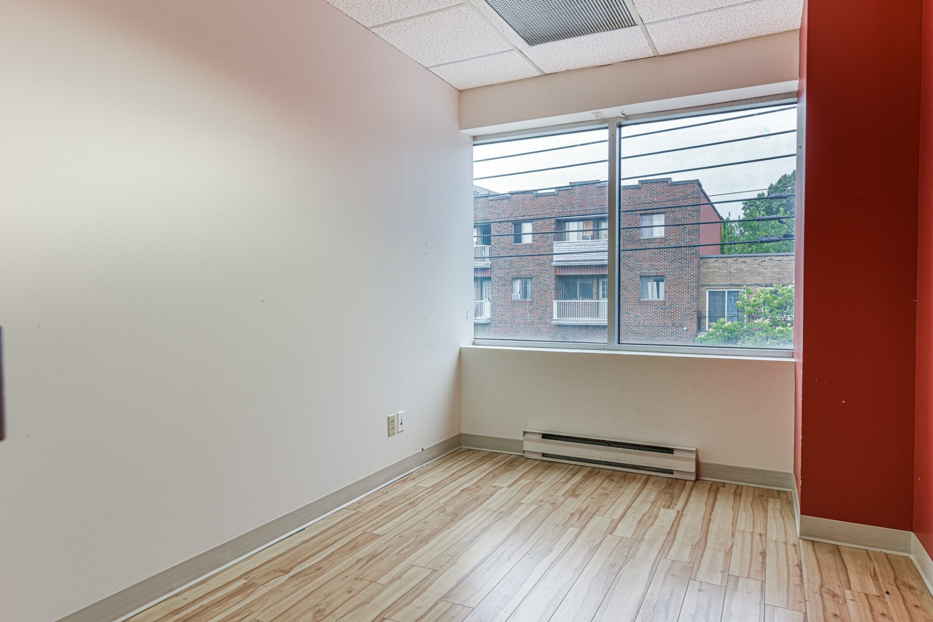 









1274


Rue Jean-Talon E.

, 200,
Montréal (Rosemont/La Petite-Patrie),




QC
H2R1W3

