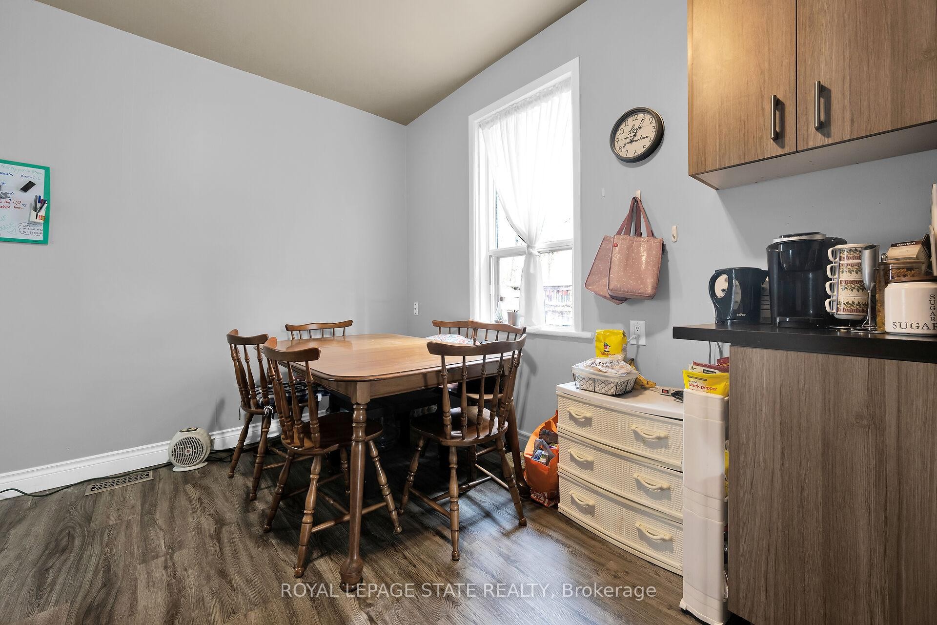 









129


Dundurn

Street North,
Hamilton,




ON
L8R 3E7

