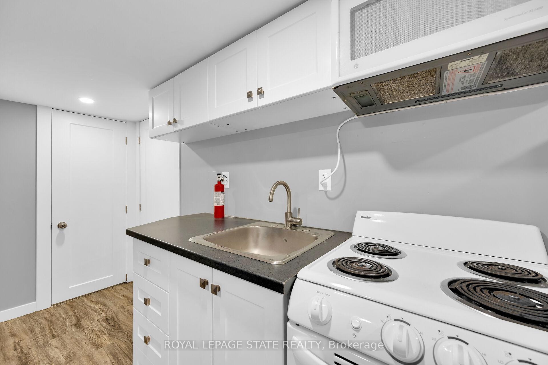 









129


Dundurn

Street North,
Hamilton,




ON
L8R 3E7

