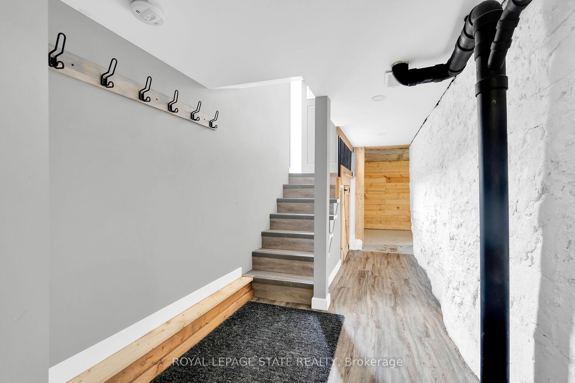 









129


Dundurn

Street North,
Hamilton,




ON
L8R 3E7


