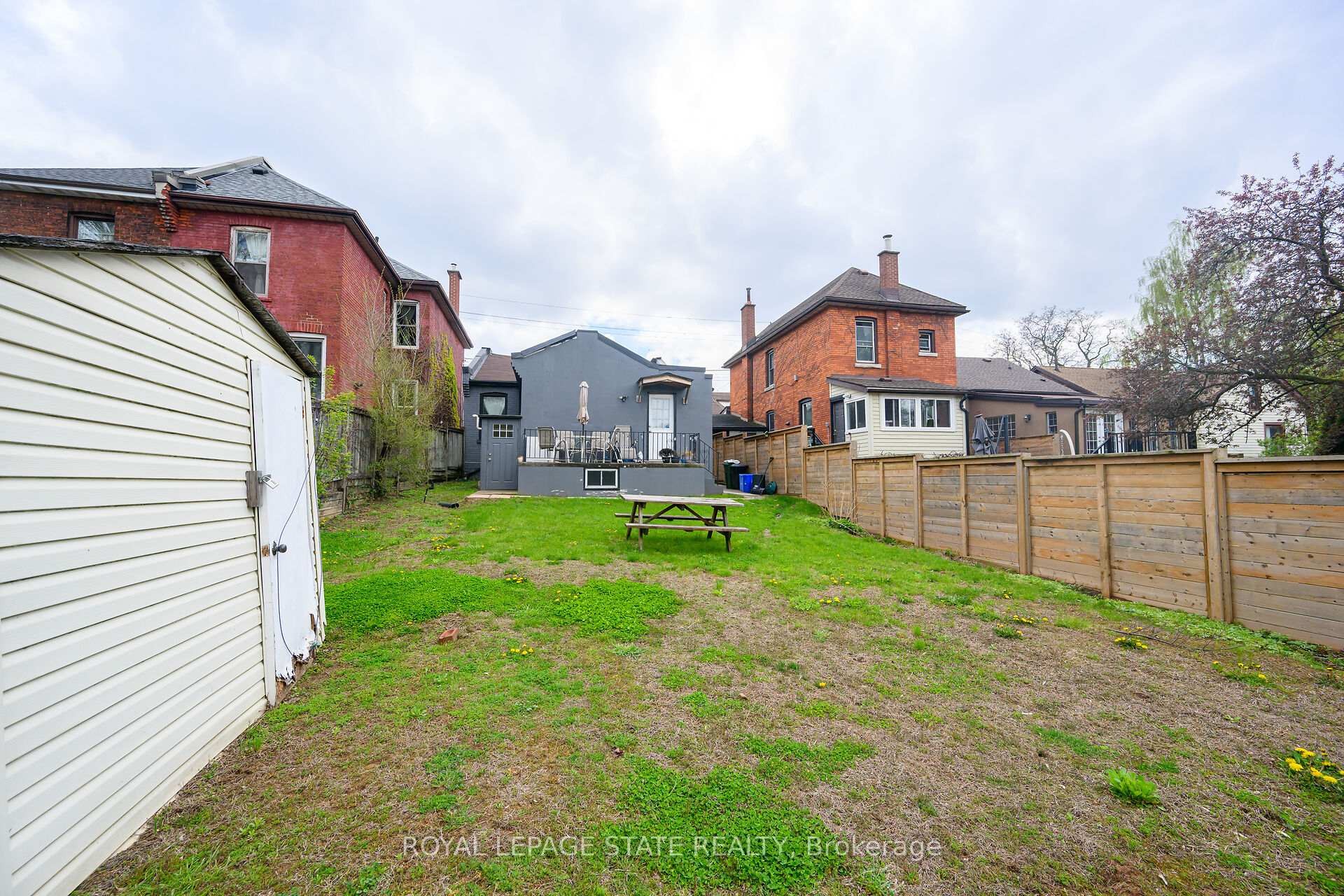 









129


Dundurn

Street North,
Hamilton,




ON
L8R 3E7


