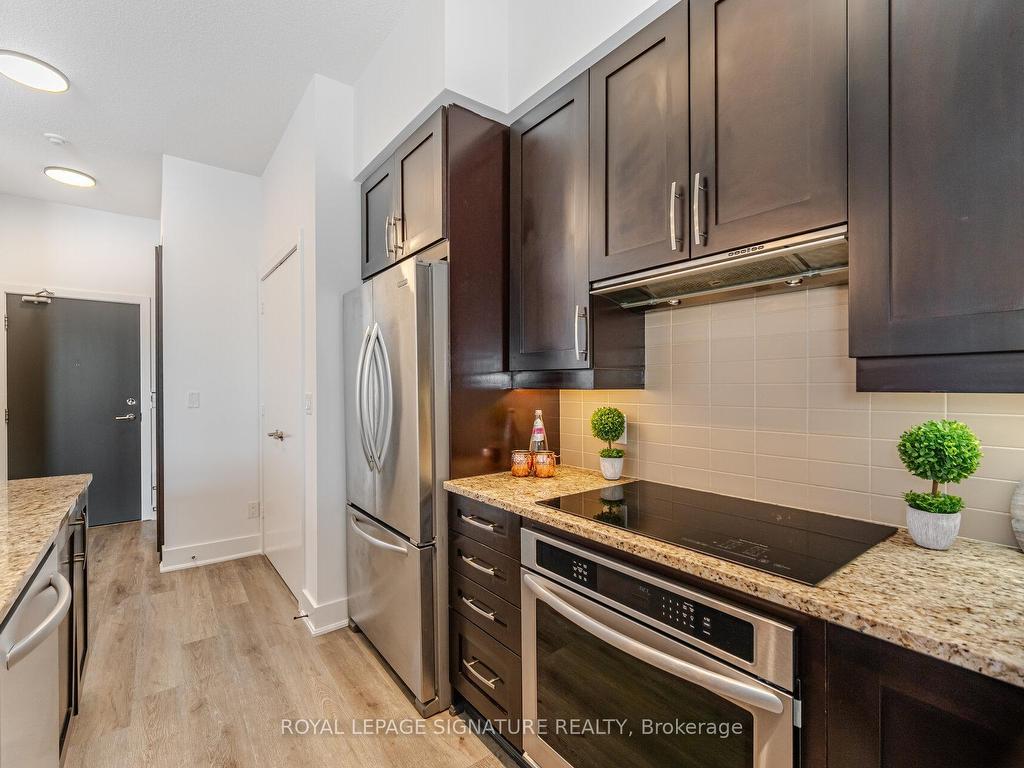 









4070


Confederation

Parkway, PH4605,
Mississauga,




ON
L5B 0E9

