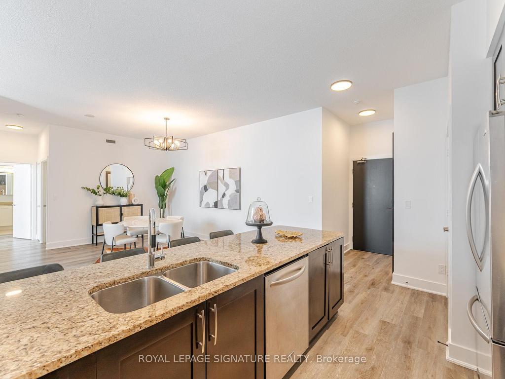 









4070


Confederation

Parkway, PH4605,
Mississauga,




ON
L5B 0E9

