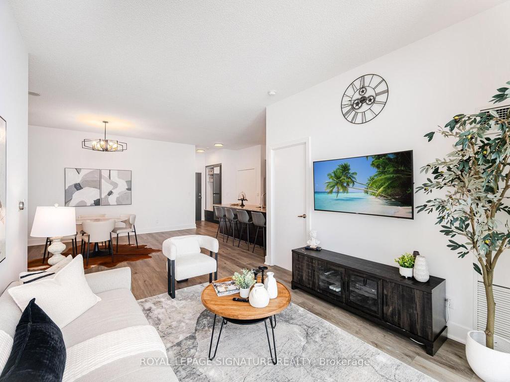 









4070


Confederation

Parkway, PH4605,
Mississauga,




ON
L5B 0E9

