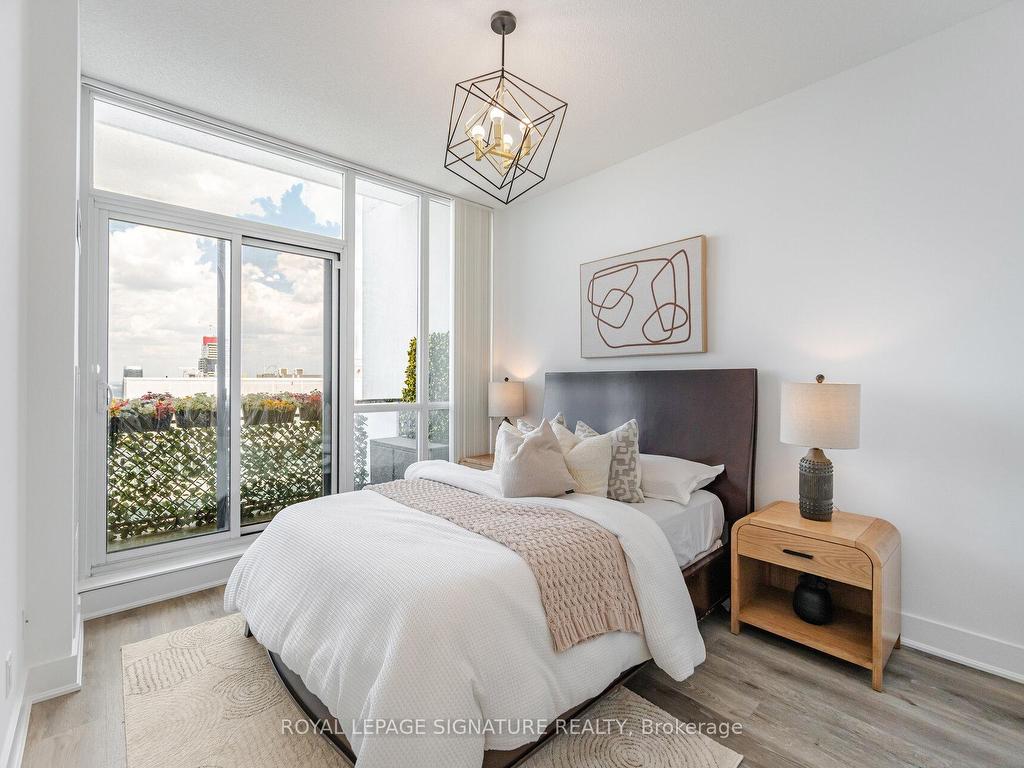 









4070


Confederation

Parkway, PH4605,
Mississauga,




ON
L5B 0E9

