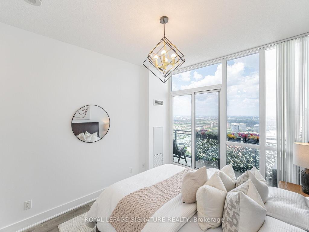 









4070


Confederation

Parkway, PH4605,
Mississauga,




ON
L5B 0E9

