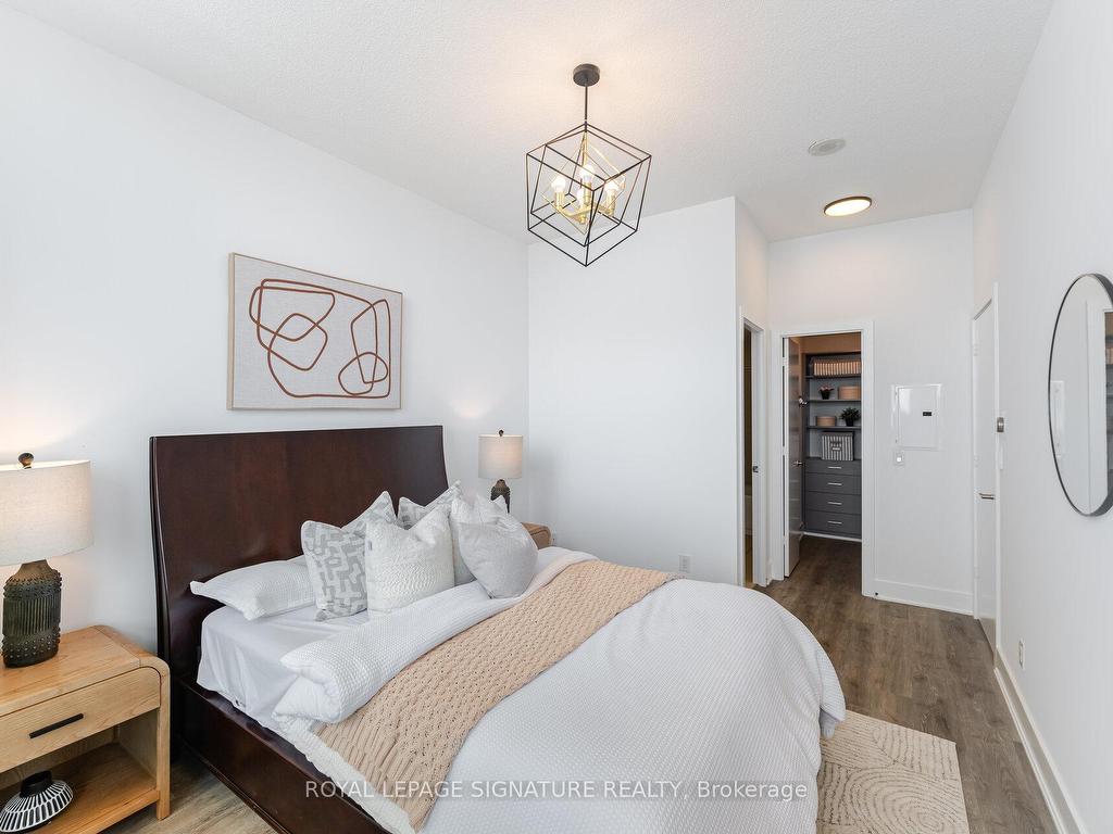 









4070


Confederation

Parkway, PH4605,
Mississauga,




ON
L5B 0E9

