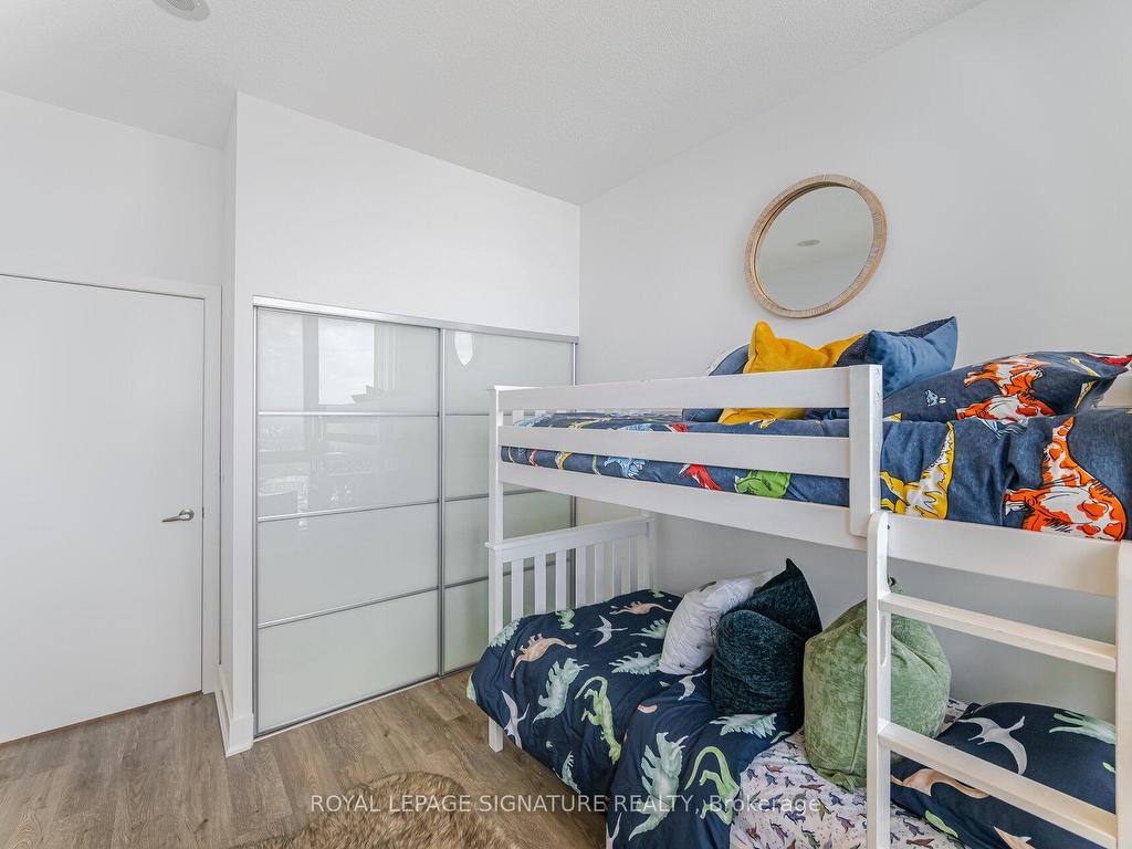 









4070


Confederation

Parkway, PH4605,
Mississauga,




ON
L5B 0E9

