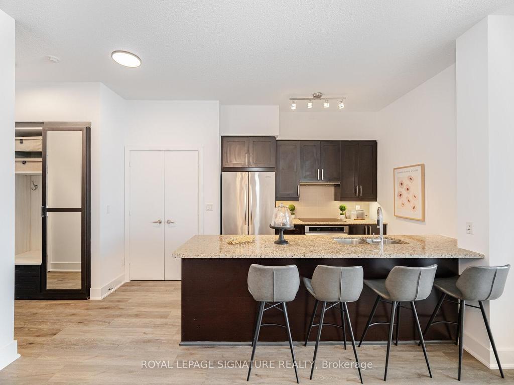 









4070


Confederation

Parkway, PH4605,
Mississauga,




ON
L5B 0E9


