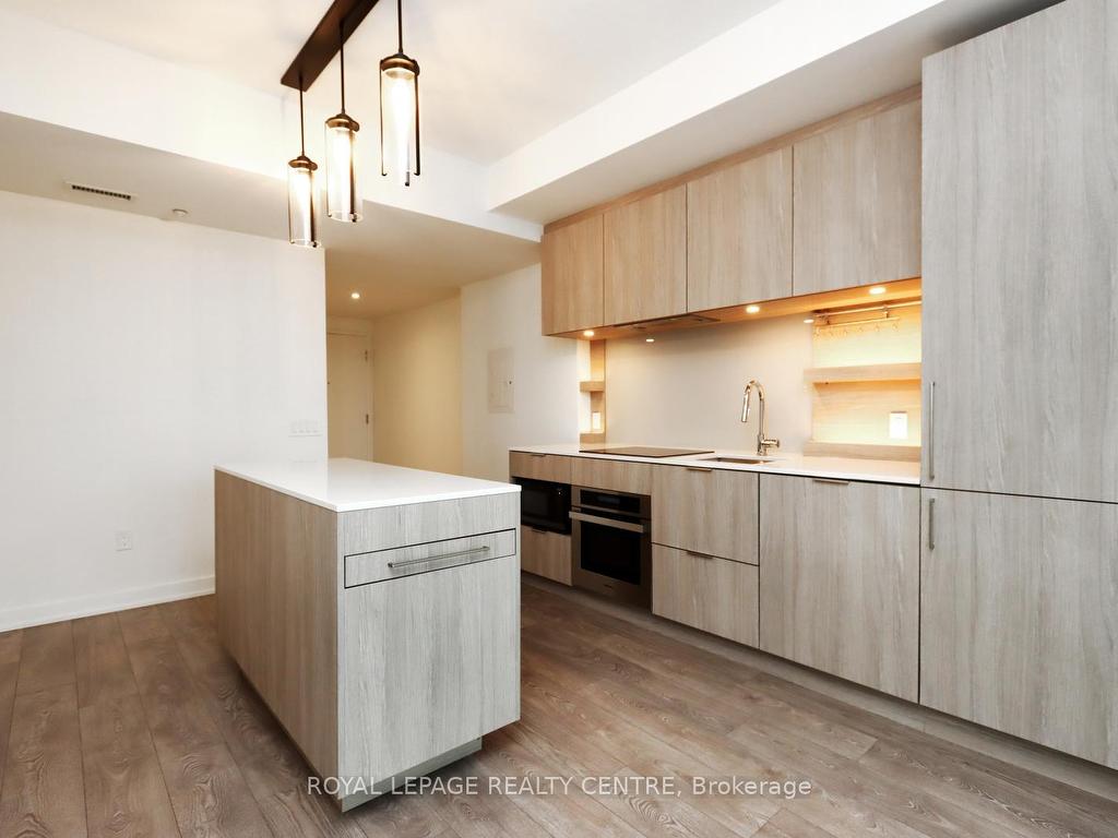 









28


Ann

Street, 1119,
Mississauga,




ON
L5G 0E1

