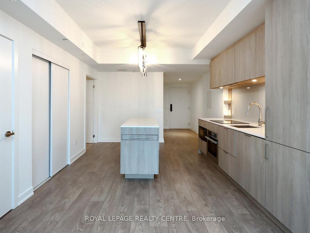 









28


Ann

Street, 1119,
Mississauga,




ON
L5G 0E1

