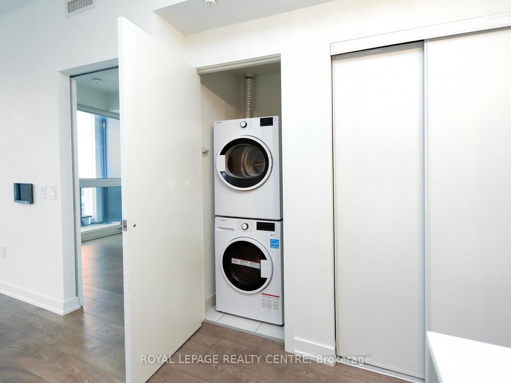 









28


Ann

Street, 1119,
Mississauga,




ON
L5G 0E1


