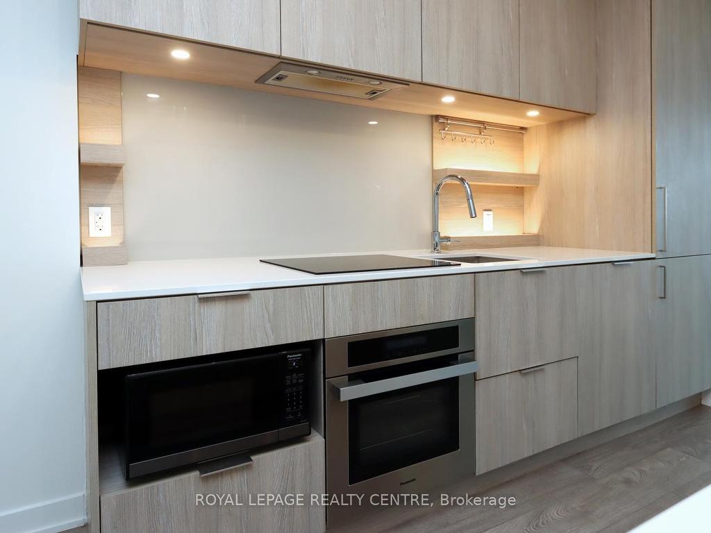 









28


Ann

Street, 1119,
Mississauga,




ON
L5G 0E1

