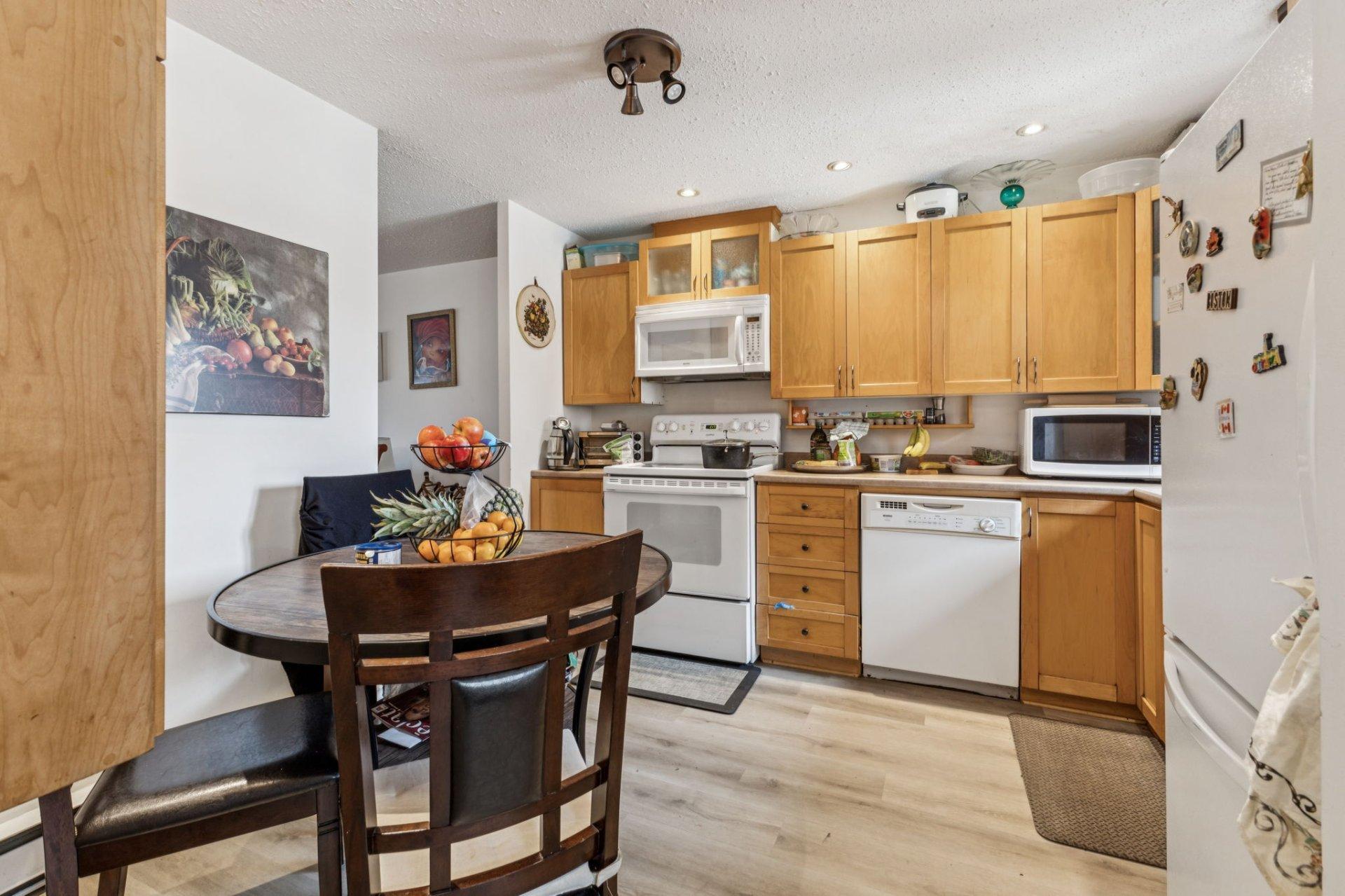 









117


Rue du Ravin-Bleu

,
Gatineau (Hull),




QC
J8Z1X7


