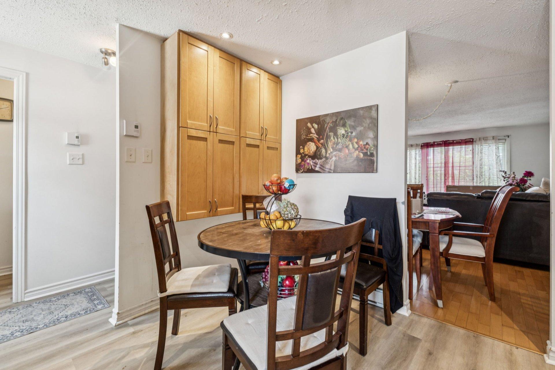 









117


Rue du Ravin-Bleu

,
Gatineau (Hull),




QC
J8Z1X7

