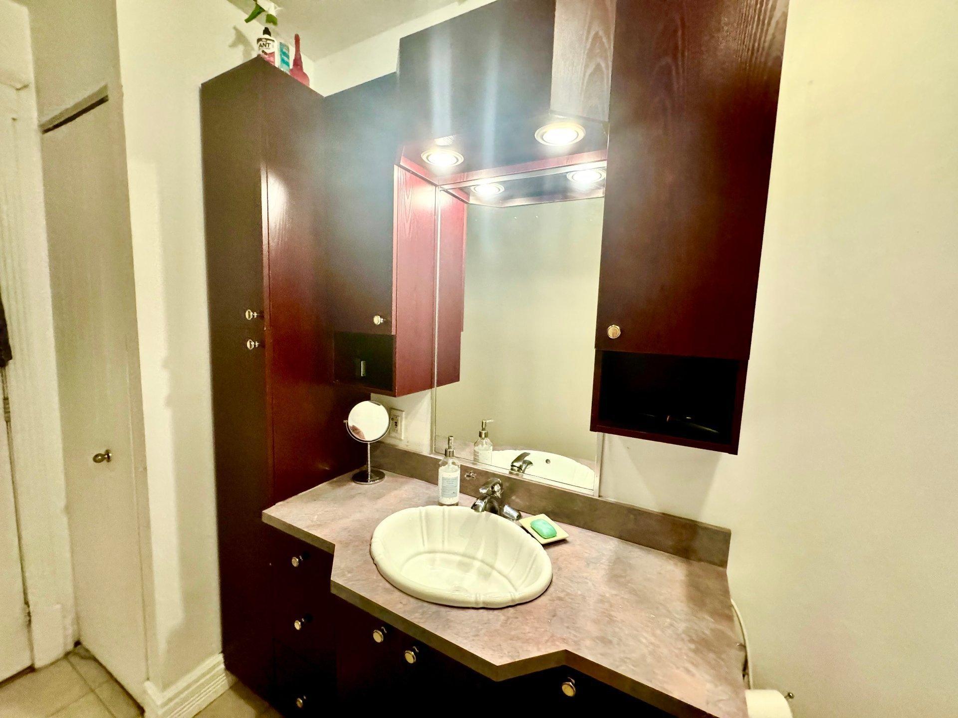 









16769


Boul. de Pierrefonds

, 203,
Montréal (Pierrefonds-Roxboro),




QC
H9H5L8

