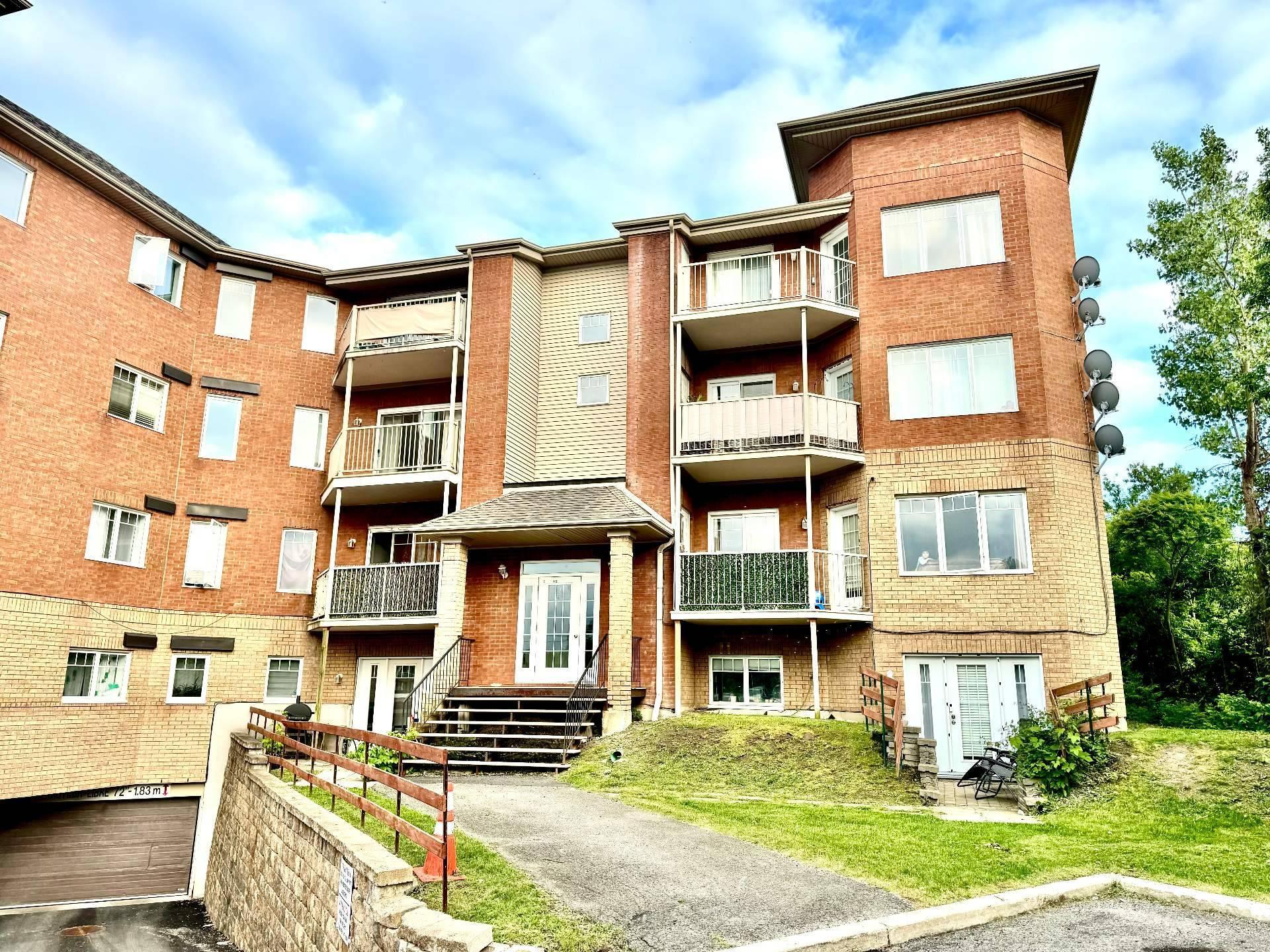 









16769


Boul. de Pierrefonds

, 203,
Montréal (Pierrefonds-Roxboro),




QC
H9H5L8

