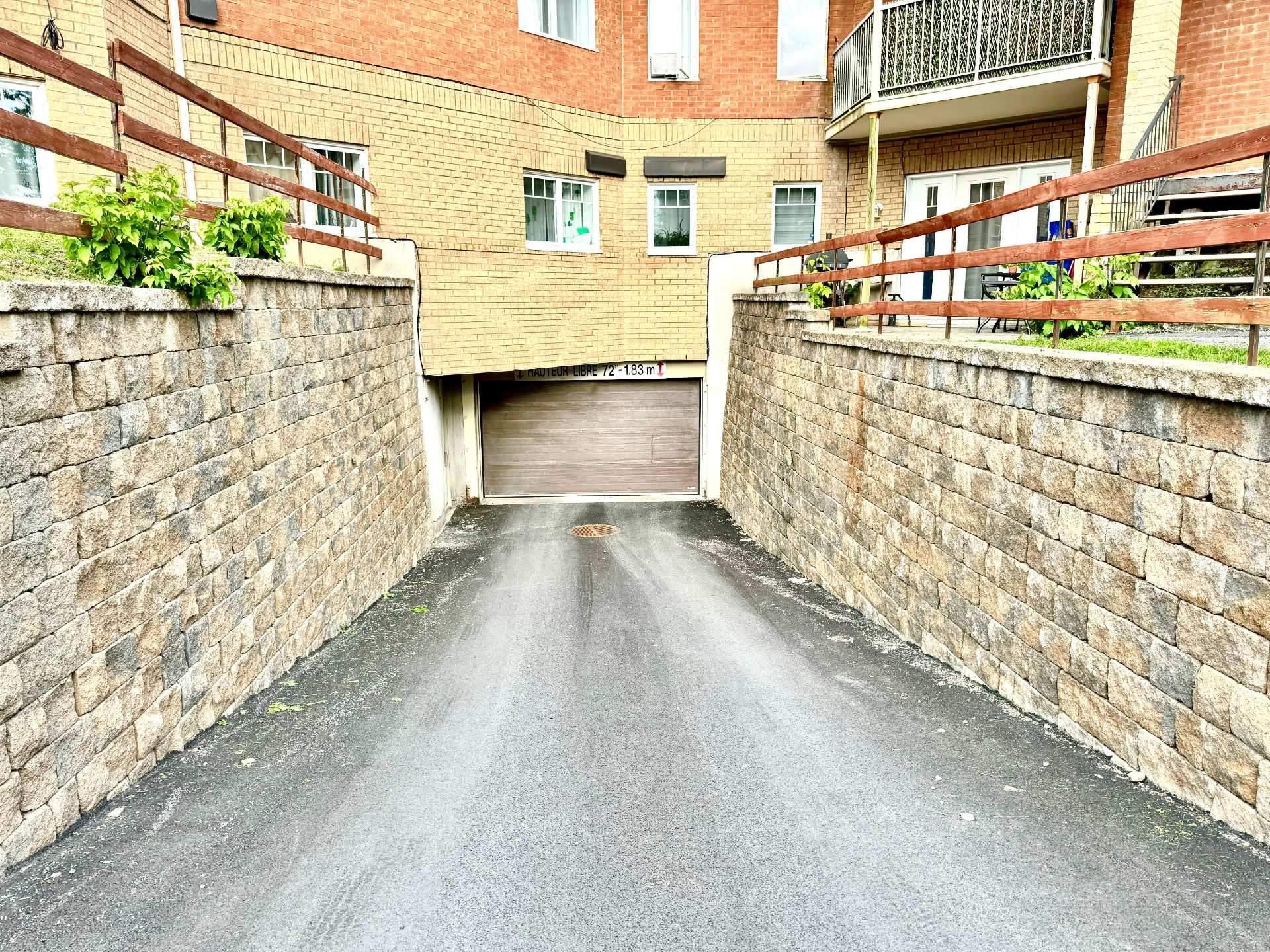 









16769


Boul. de Pierrefonds

, 203,
Montréal (Pierrefonds-Roxboro),




QC
H9H5L8

