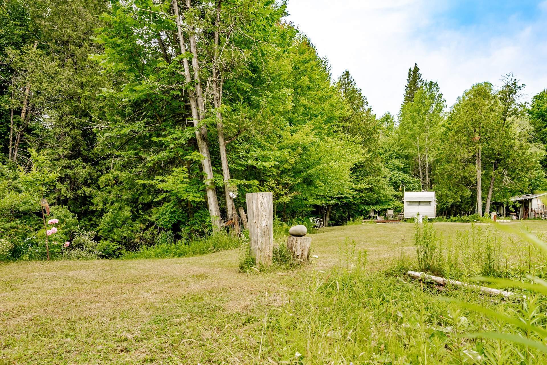 









695


Ch. de Stanstead

,
Ogden,







QC
J0B3E3


