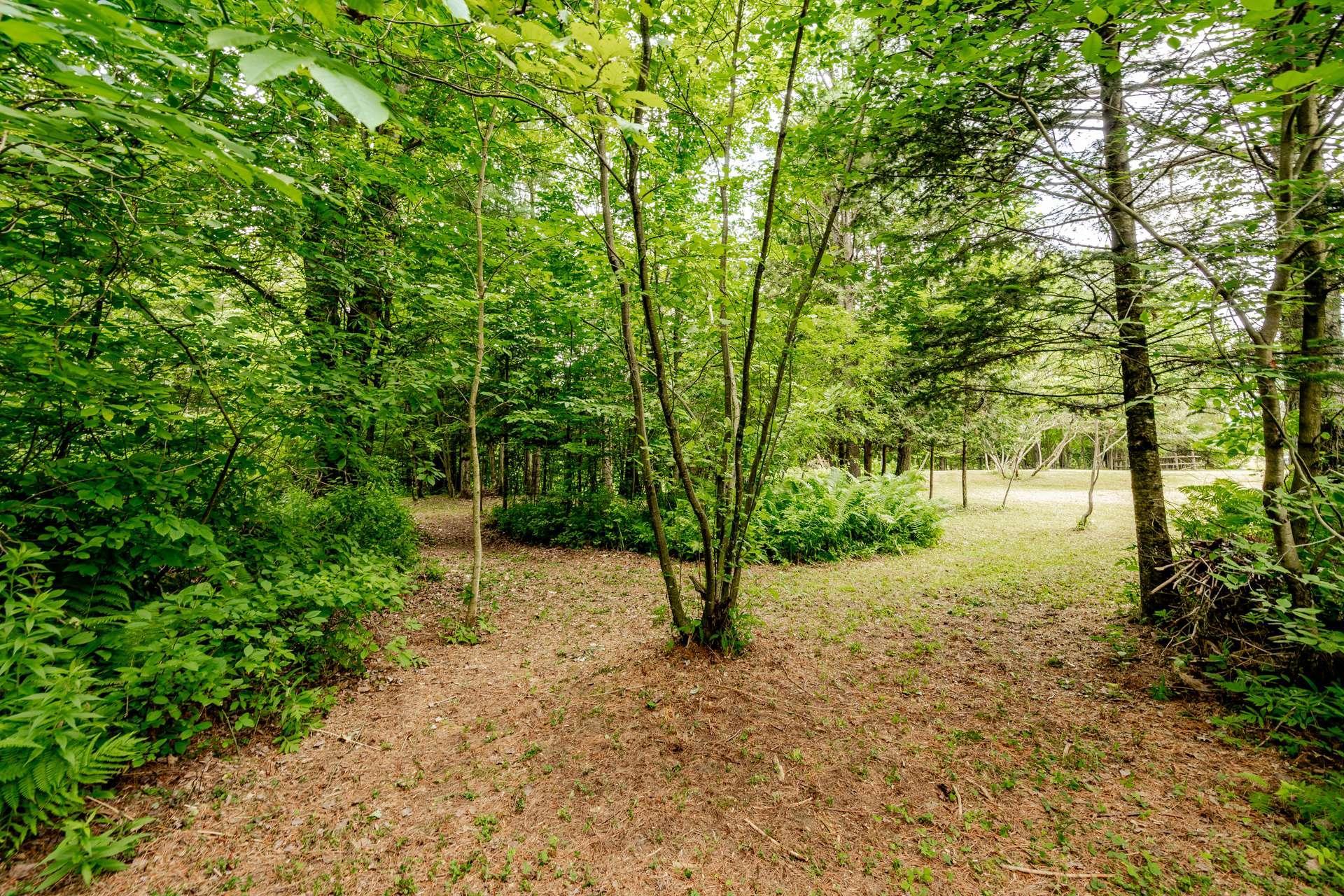 









695


Ch. de Stanstead

,
Ogden,







QC
J0B3E3

